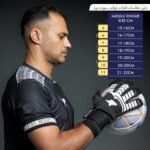 ⁦(ERGO NEGATIVE) قفاز وولفز سبورت برو الأبيض (للصغار)⁩ - الصورة ⁦2⁩