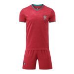 طقم منتخب البرتغال الأساسي (اطفال)