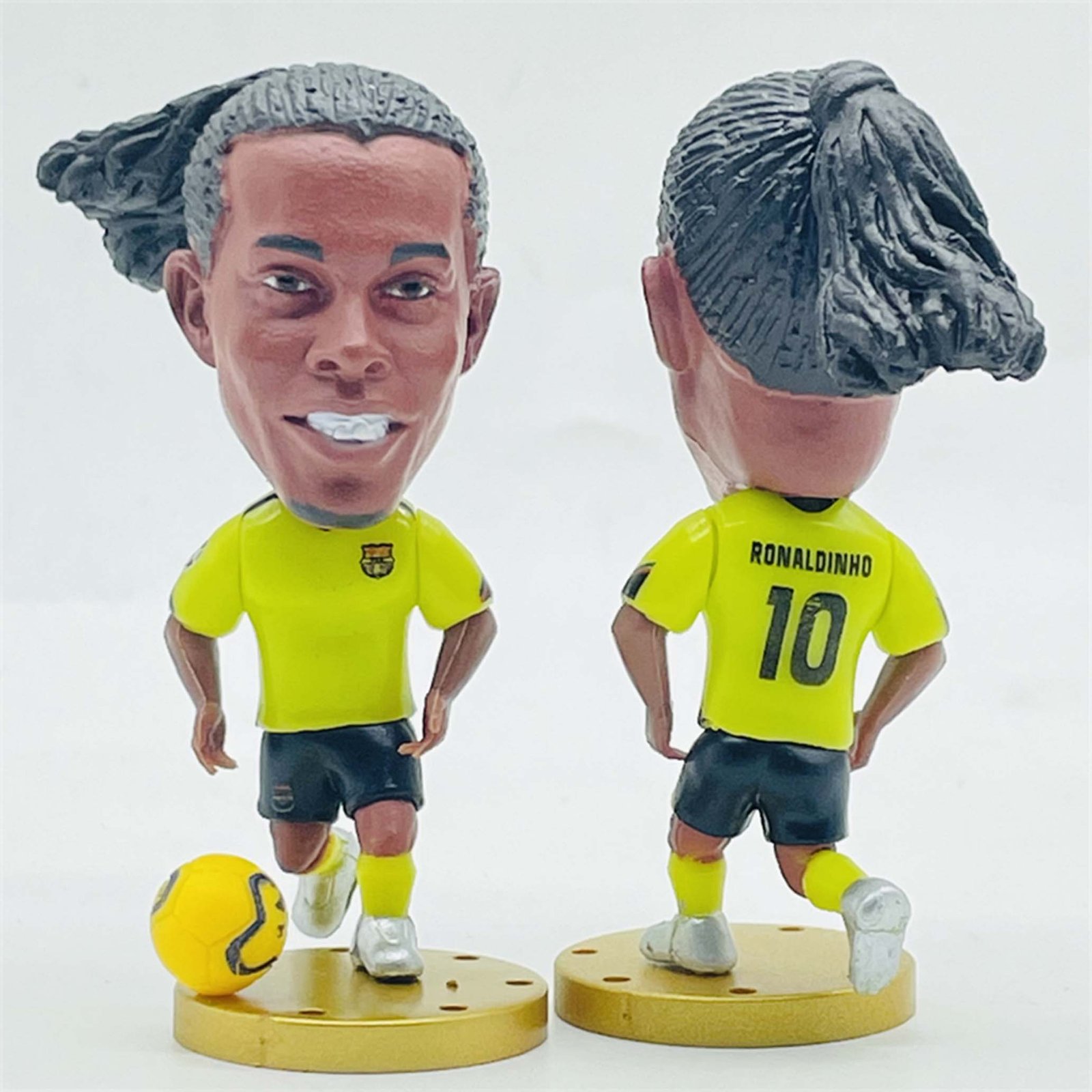 8213585 Barcelona Figure 10# Ronaldinho 2005-2006 - الصورة 1